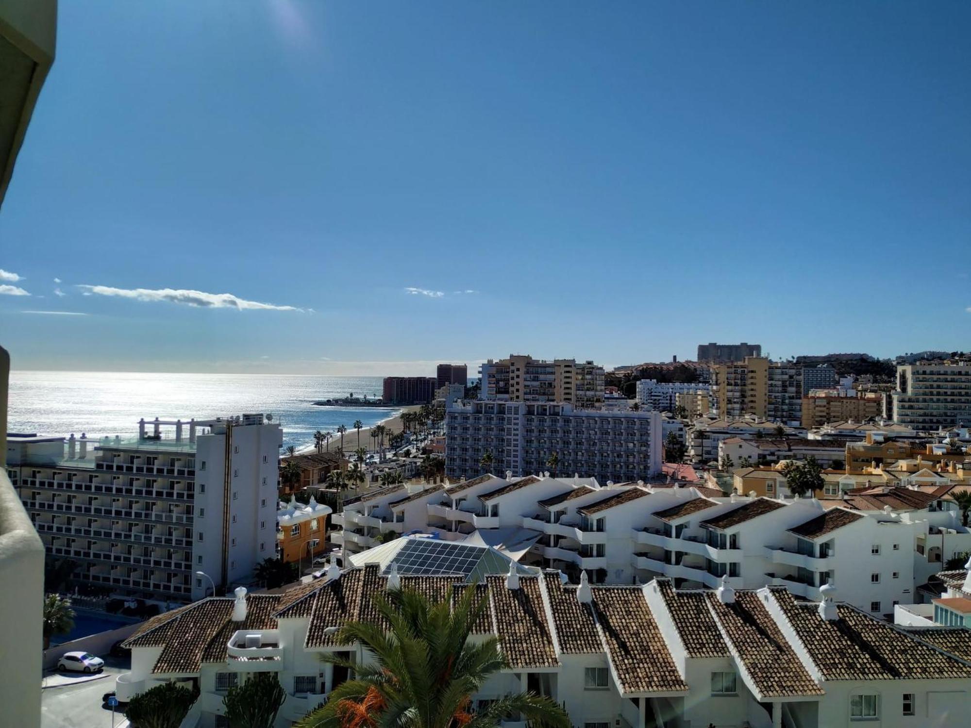 Deluxe Apartment In Benalbeach With Beach Views Бенальмадена Екстер'єр фото
