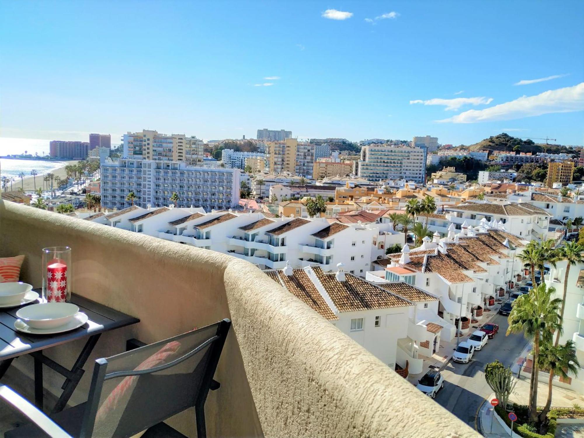 Deluxe Apartment In Benalbeach With Beach Views Бенальмадена Екстер'єр фото